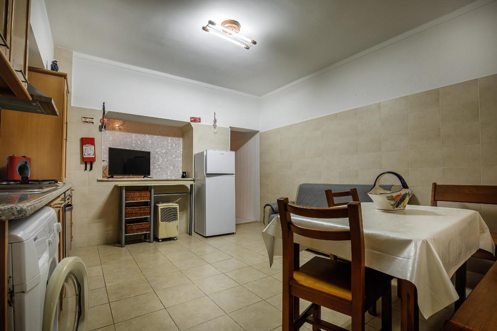 Historic House In Downtown Peniche Hotel Room photo